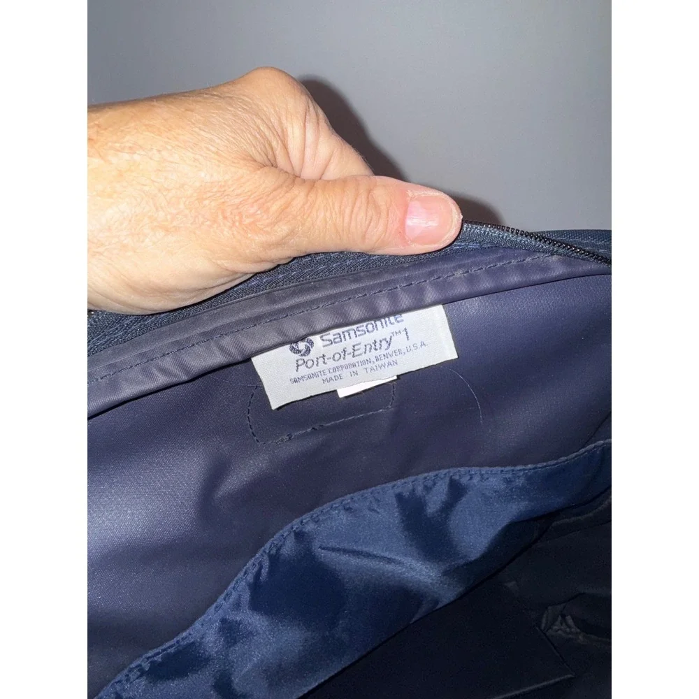 Samsonite Port-of-Entry Navy Blue Red Stripe Nylon Crossbody Messenger Bag Vtg